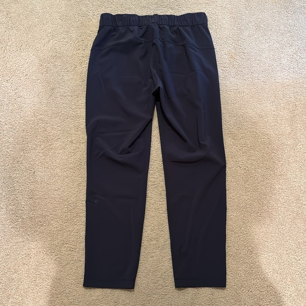 Lululemon navy blue athletic pants size 8 - Picture 3 of 3